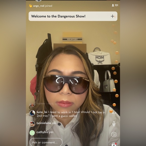 🔥COACH ONLY SHARE SHOW - OLIVIA IS LIVE - SELL YOUR ITEMS🔥 - Picture 4 of 7